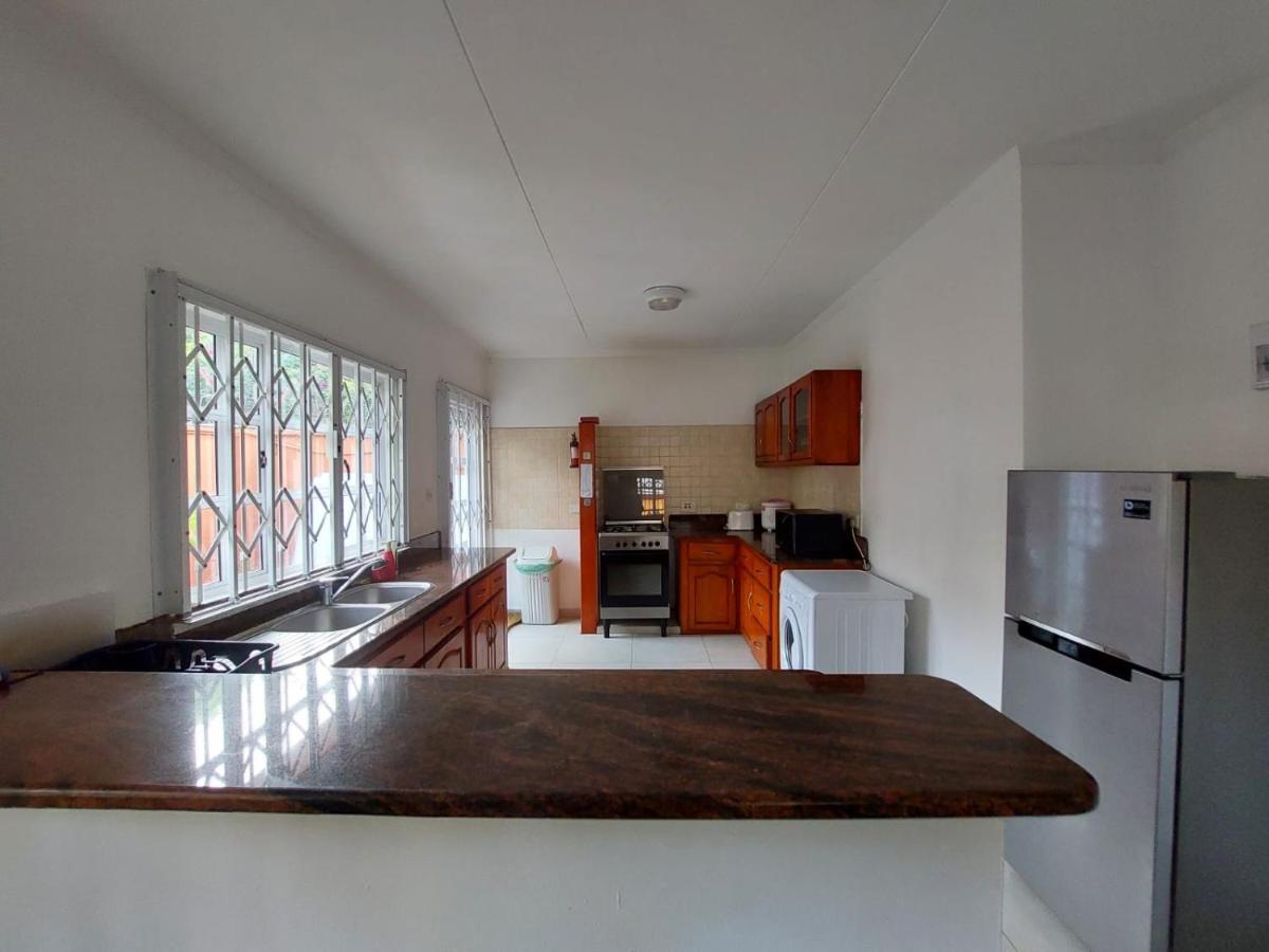 Beau Vallon Villa Self Catering With Pool Eksteriør billede