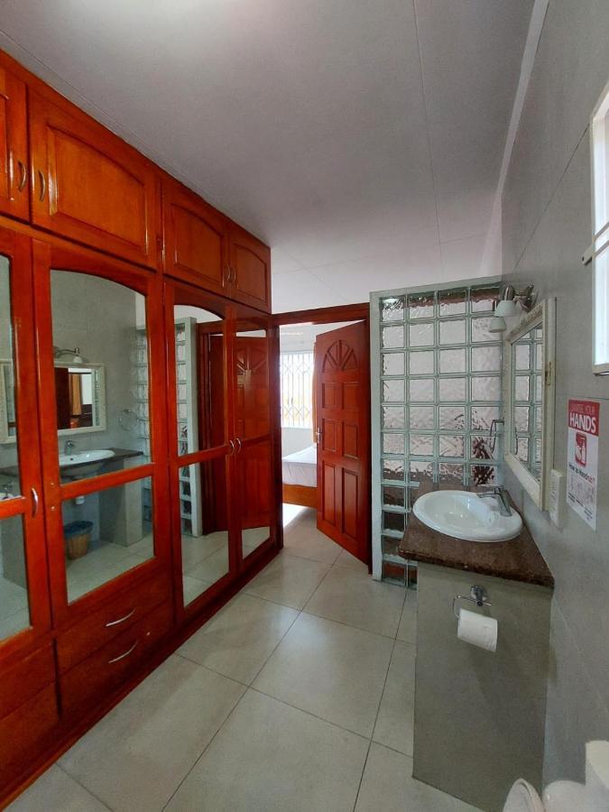 Beau Vallon Villa Self Catering With Pool Eksteriør billede