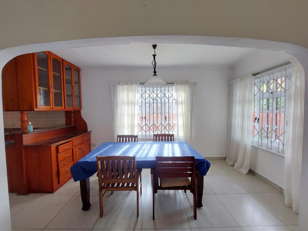 Beau Vallon Villa Self Catering With Pool Eksteriør billede