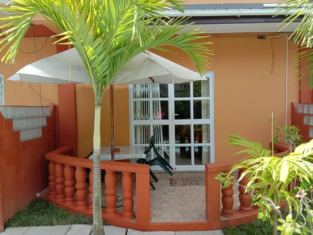 Beau Vallon Villa Self Catering With Pool Eksteriør billede