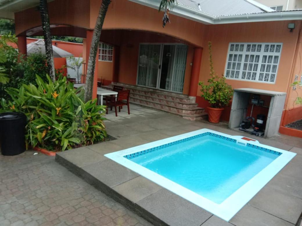 Beau Vallon Villa Self Catering With Pool Eksteriør billede